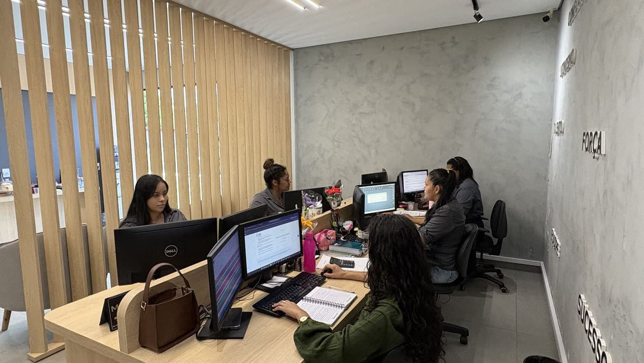Colaboradoras do MASAI nos departamentos do escritório